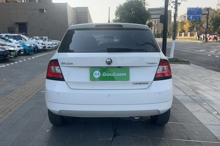 Used Skoda Fabia 2017 1.4L Automatic Car Enjoy Edition Exterior 4