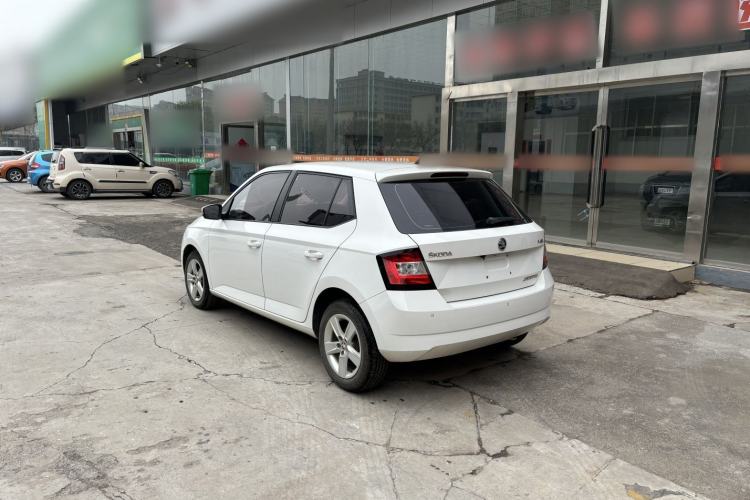 Used Skoda Fabia 2017 1.4L Manual Enjoy Edition Exterior 4