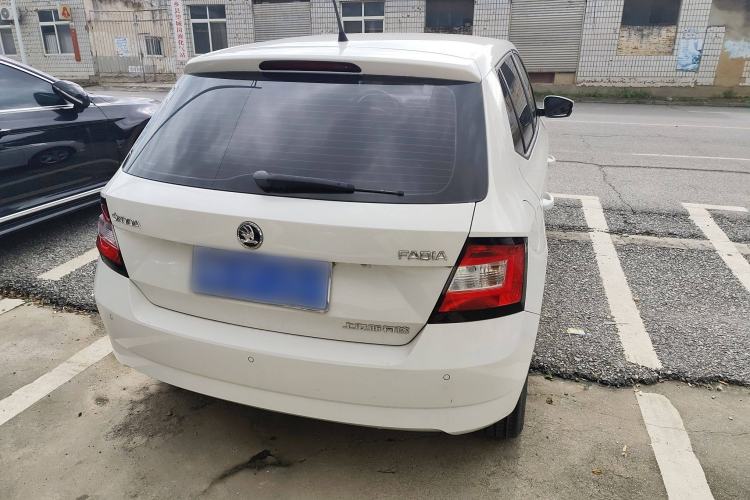 Used Skoda Fabia 2017 1.4L Automatic Car Enjoy Edition Exterior 4
