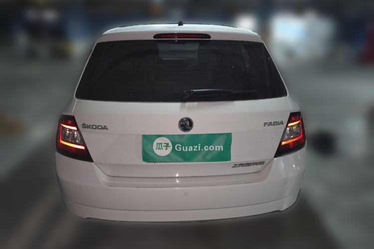 Used Skoda Fabia 2017 1.4L Automatic Car Enjoy Edition Exterior 4