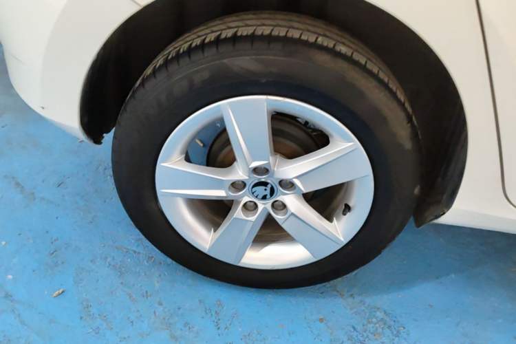 Used Skoda Fabia 2017 1.4L Automatic Car Enjoy Edition Exterior 5