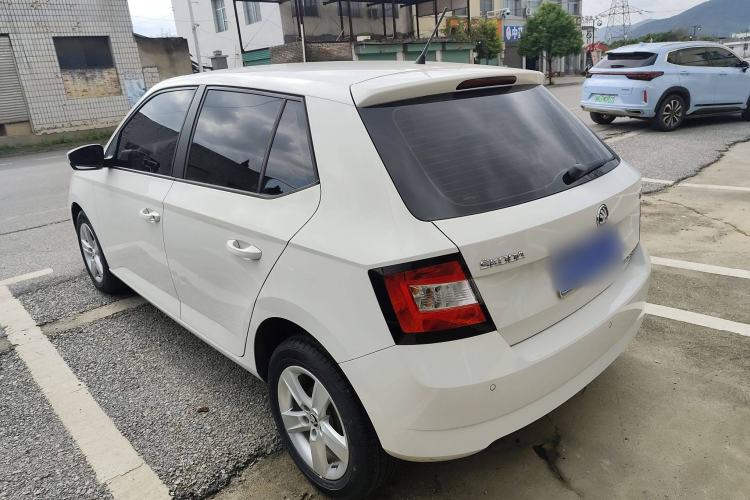Used Skoda Fabia 2017 1.4L Automatic Car Enjoy Edition Exterior 5
