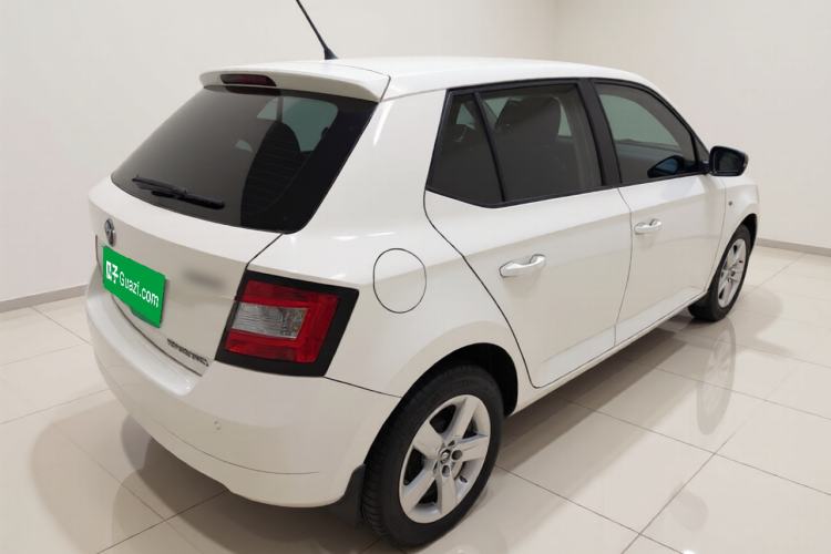 Used Skoda Fabia 2017 1.4L Automatic Car Enjoy Edition Exterior 5