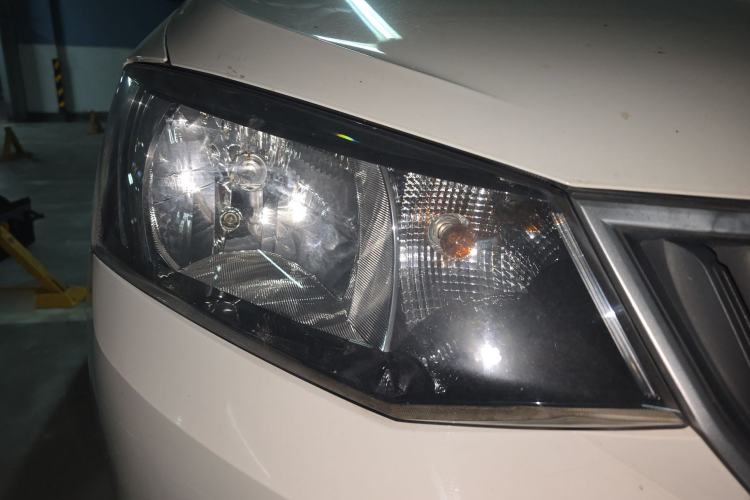 Used Skoda Fabia 2017 1.4L Automatic Car Enjoy Edition Exterior 6
