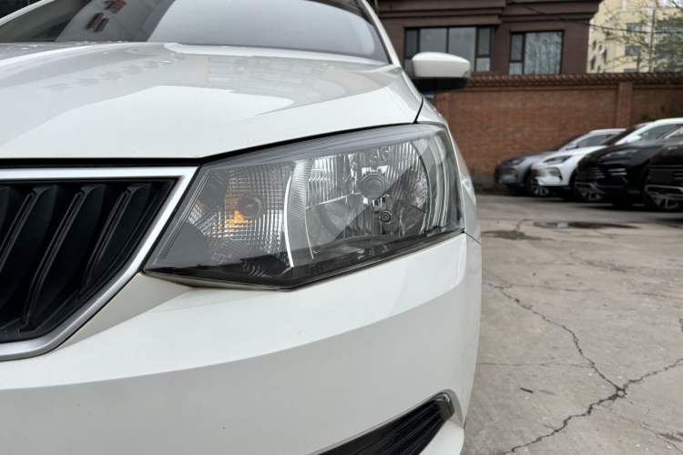 Used Skoda Fabia 2017 1.4L Manual Enjoy Edition Exterior 7