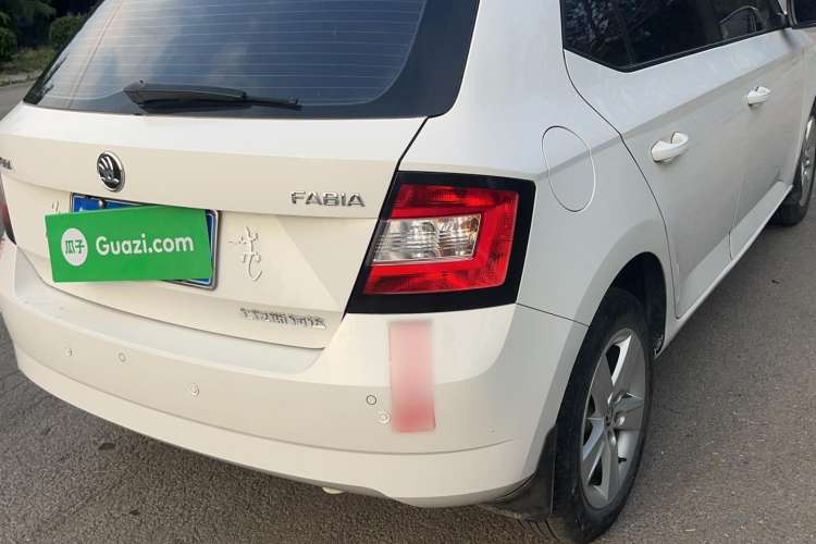 Used Skoda Fabia 2017 1.4L Automatic Car Enjoy Edition Exterior 9