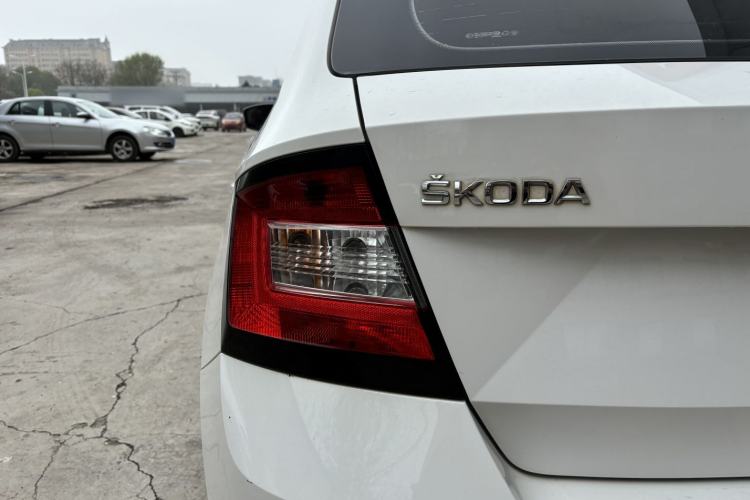 Used Skoda Fabia 2017 1.4L Manual Enjoy Edition Exterior 9