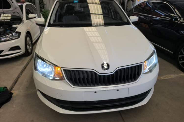 Used Skoda Fabia 2017 1.4L Automatic Car Enjoy Edition Front