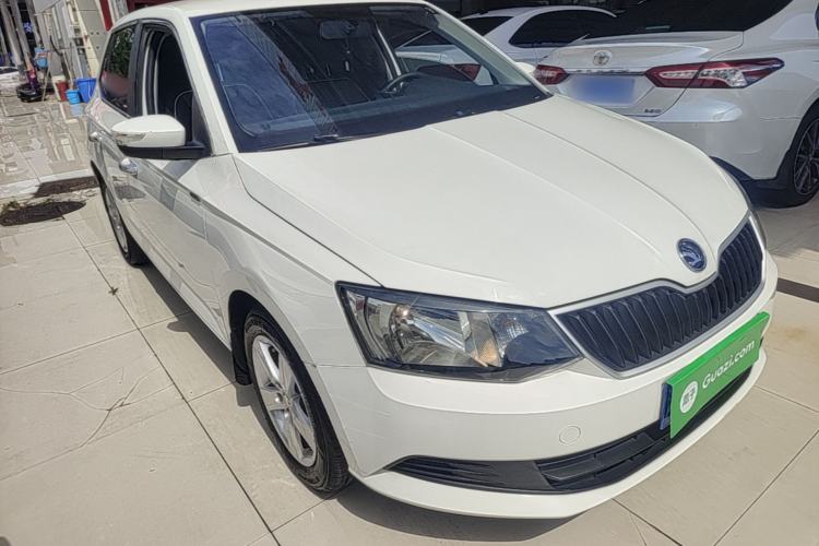 Used Skoda Fabia 2017 1.4L Automatic Car Enjoy Edition Front Right 45 Deg