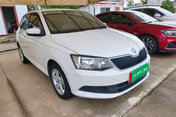 Used Skoda Fabia 2017 1.4L Automatic Car Enjoy Edition Front Right 45 Deg