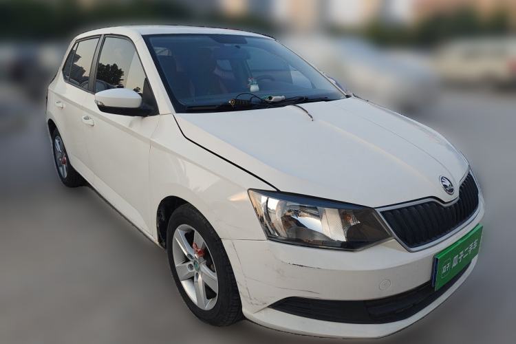 Used Skoda Fabia 2017 1.4L Automatic Car Enjoy Edition Front Right 45 Deg
