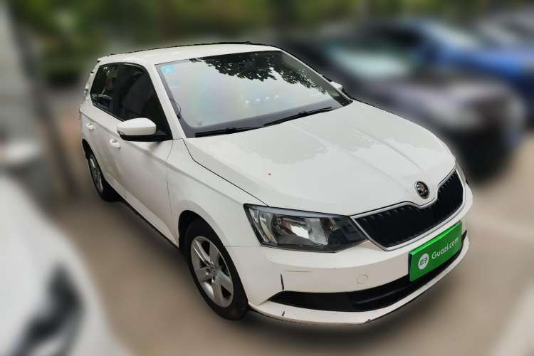 Used Skoda Fabia 2017 1.4L Automatic Car Enjoy Edition Front Right 45 Deg