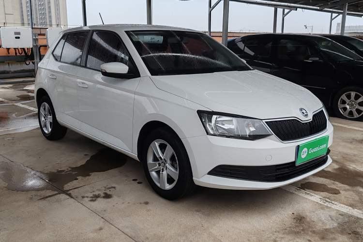 Used Skoda Fabia 2017 1.4L Automatic Car Enjoy Edition Front Right 45 Deg