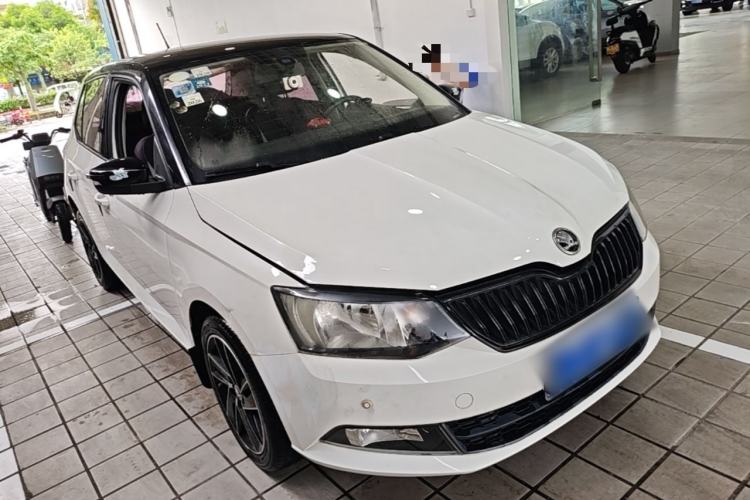 Used Skoda Fabia 2017 1.6L Automatic Sport Edition Front Right 45 Deg