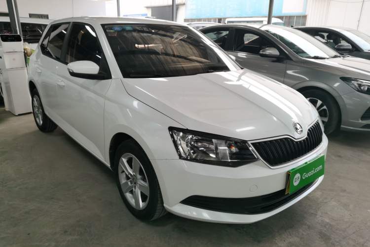 Used Skoda Fabia 2017 1.4L Automatic Car Enjoy Edition Front Right 45 Deg