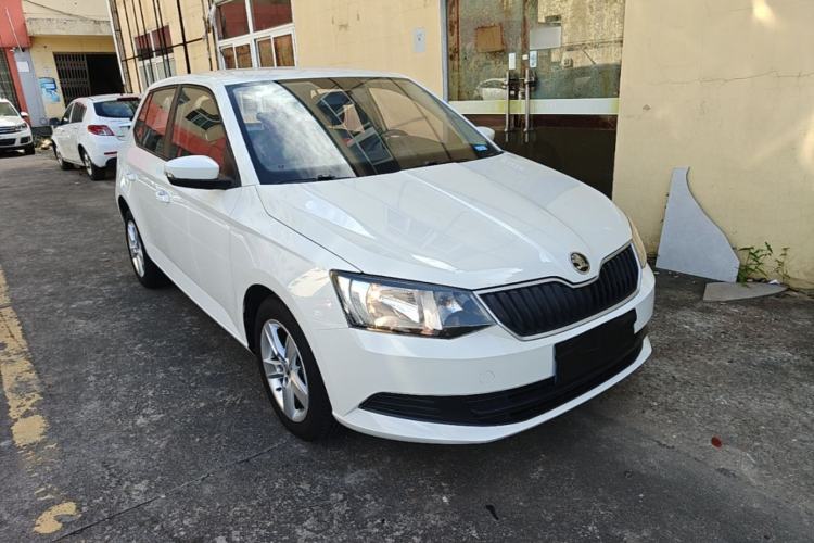 Used Skoda Fabia 2017 1.4L Automatic Car Enjoy Edition Front Right 45 Deg