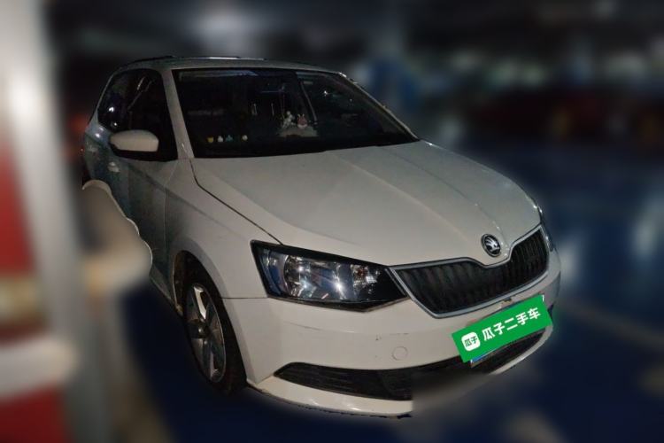 Used Skoda Fabia 2017 1.4L Automatic Car Enjoy Edition Front Right 45 Deg