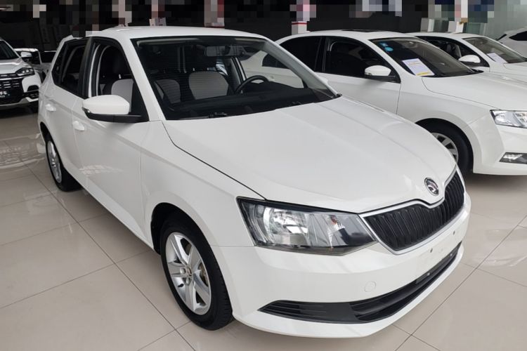 Used Skoda Fabia 2017 1.4L Automatic Car Enjoy Edition Front Right 45 Deg
