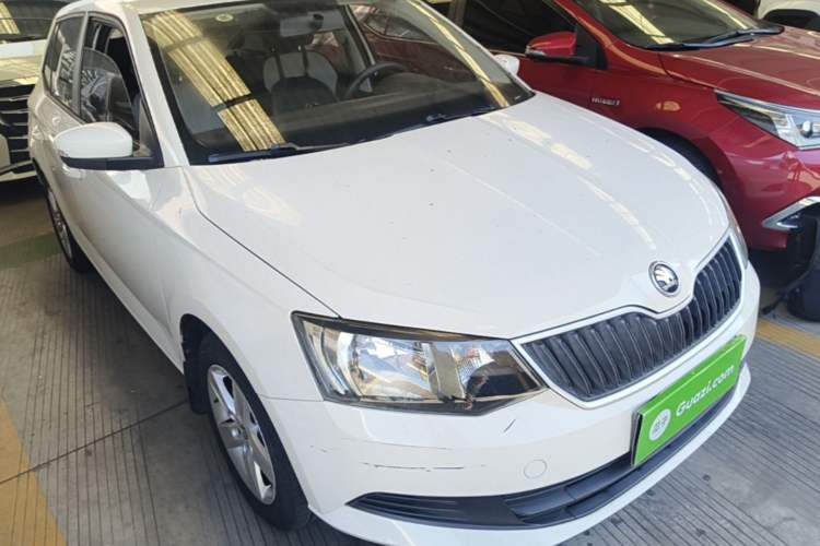 Used Skoda Fabia 2017 1.4L Automatic Car Enjoy Edition Front Right 45 Deg