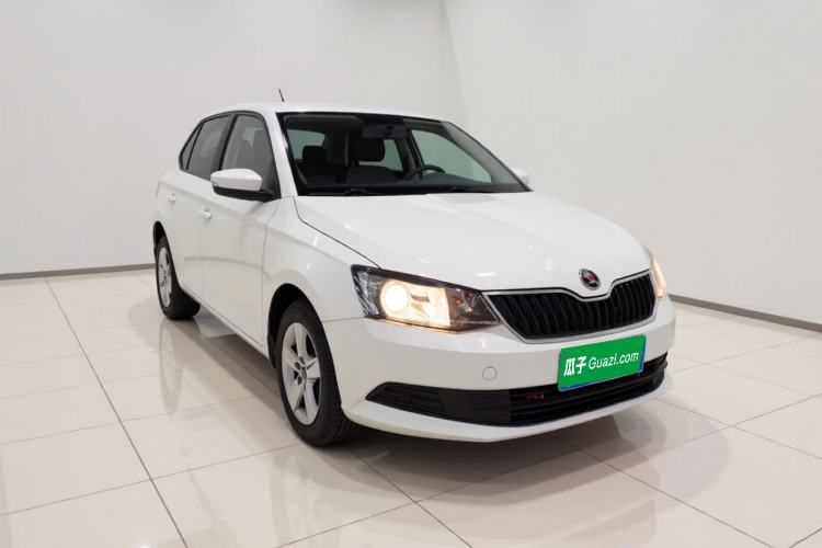 Used Skoda Fabia 2017 1.4L Automatic Car Enjoy Edition Front Right 45 Deg