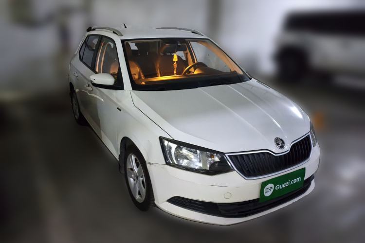 Used Skoda Fabia 2017 1.4L Automatic Car Enjoy Edition Front Right 45 Deg