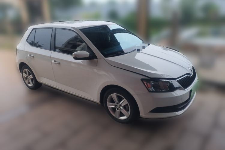 Used Skoda Fabia 2017 1.4L Automatic Car Enjoy Edition Front Right 45 Deg