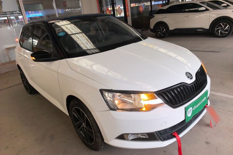 Used Skoda Fabia 2017 1.6L Automatic Chuanxing Edition Front Right 45 Deg