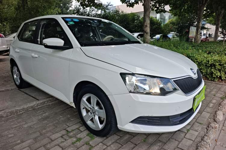 Used Skoda Fabia 2017 1.4L Automatic Car Enjoy Edition Front Right 45 Deg