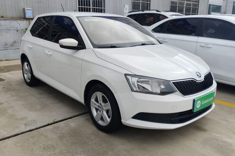 Used Skoda Fabia 2017 1.4L Automatic Car Enjoy Edition Front Right 45 Deg
