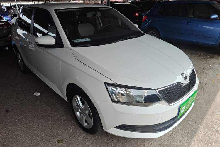 Used Skoda Fabia 2017 1.4L Automatic Car Enjoy Edition Front Right 45 Deg