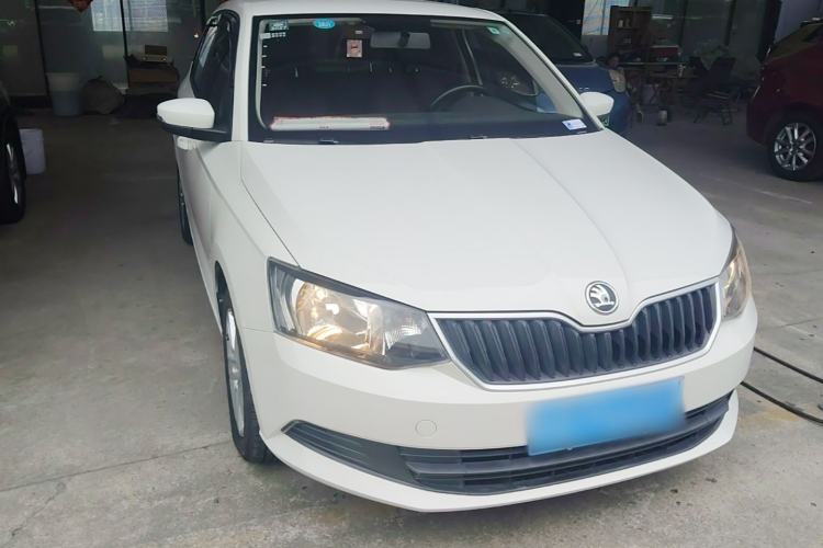 Used Skoda Fabia 2017 1.4L Automatic Car Enjoy Edition Front Right 45 Deg