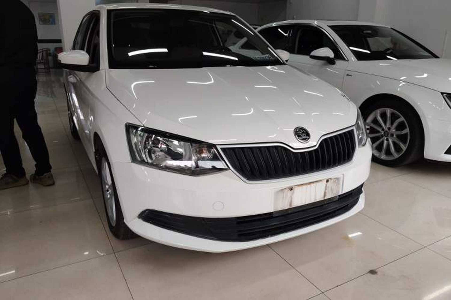 Used Skoda Fabia 2017 1.4L Automatic Car Enjoy Edition Front Right 45 Deg
