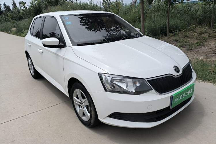 Used Skoda Fabia 2017 1.4L Automatic Car Enjoy Edition Front Right 45 Deg