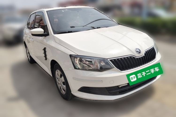 Used Skoda Fabia 2017 1.4L Automatic Front-Drive Model Front Right 45 Deg