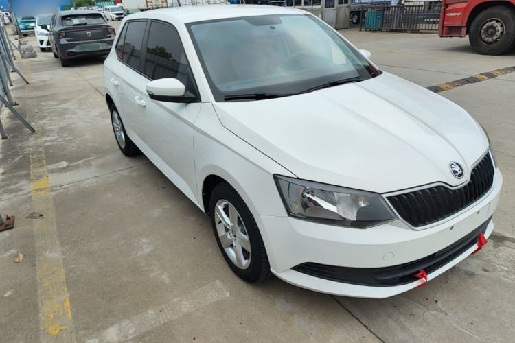 Used Skoda Fabia 2017 1.4L Automatic Car Enjoy Edition Front Right 45 Deg