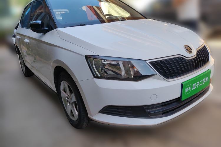 Used Skoda Fabia 2017 1.4L Automatic Front-Drive Model Front Right 45 Deg