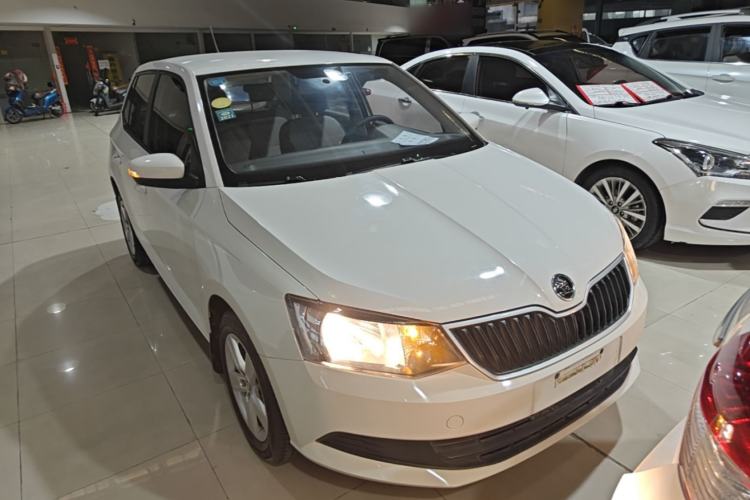 Used Skoda Fabia 2017 1.4L Automatic Car Enjoy Edition Front Right 45 Deg