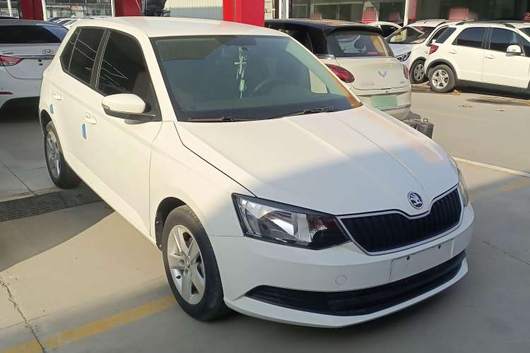 Used Skoda Fabia 2017 1.4L Automatic Car Enjoy Edition Front Right 45 Deg