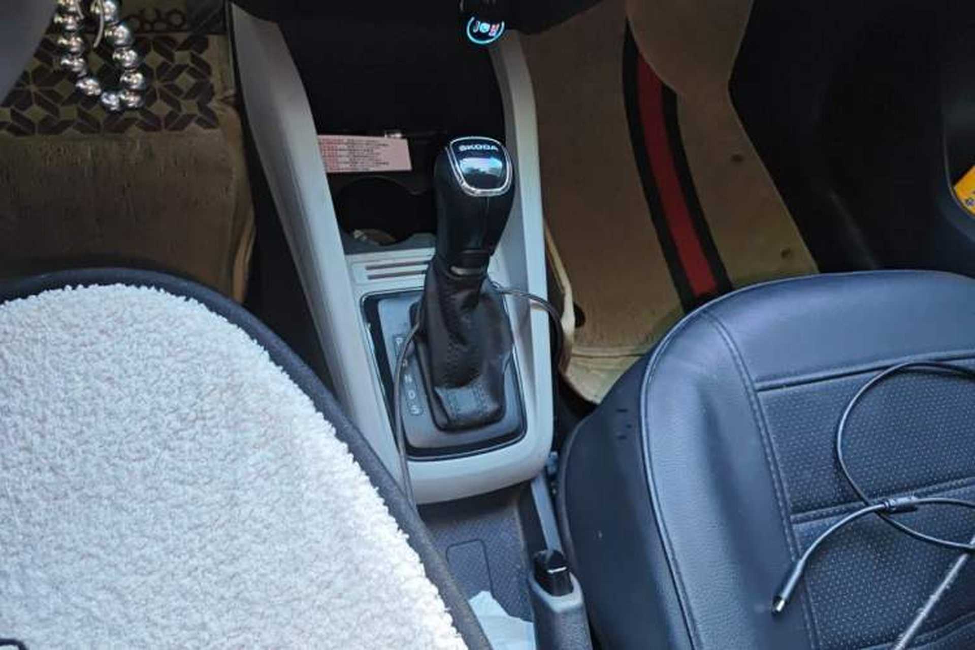 Used Skoda Fabia 2017 1.4L Automatic Car Enjoy Edition Gear Lever