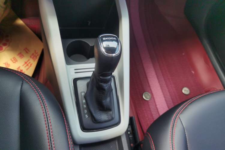 Used Skoda Fabia 2017 1.4L Automatic Car Enjoy Edition Gear Lever