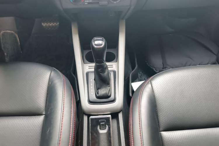 Used Skoda Fabia 2017 1.4L Automatic Car Enjoy Edition Gear Lever