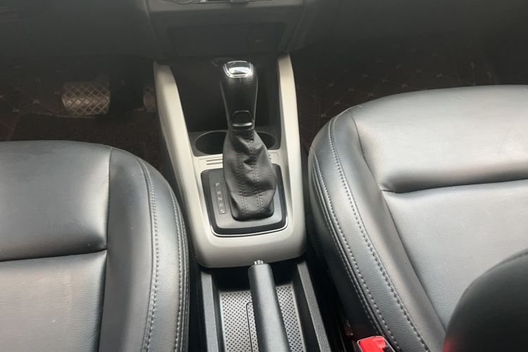 Used Skoda Fabia 2017 1.4L Automatic Car Enjoy Edition Gear Lever