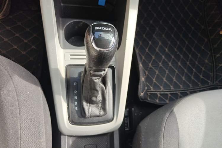 Used Skoda Fabia 2017 1.4L Automatic Car Enjoy Edition Gear Lever