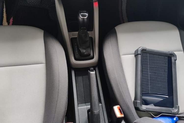 Used Skoda Fabia 2017 1.4L Automatic Car Enjoy Edition Gear Lever
