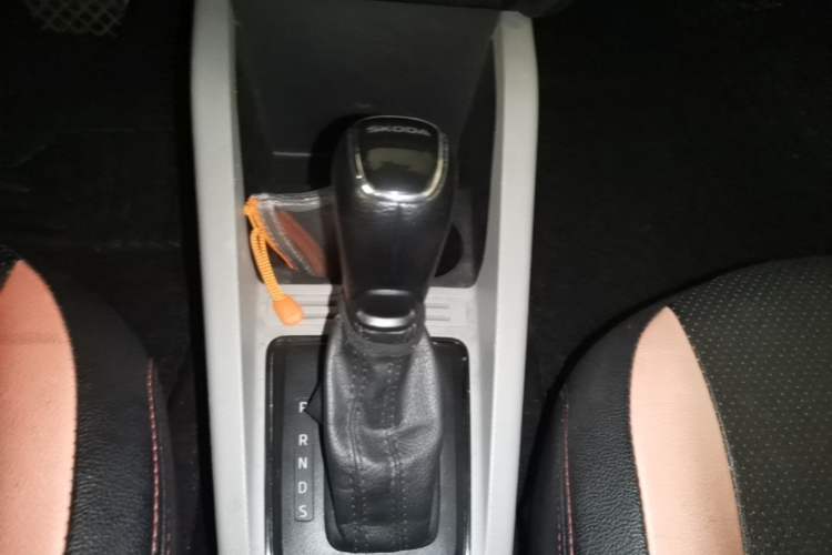 Used Skoda Fabia 2017 1.4L Automatic Car Enjoy Edition Gear Lever