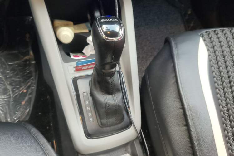 Used Skoda Fabia 2017 1.4L Automatic Car Enjoy Edition Gear Lever