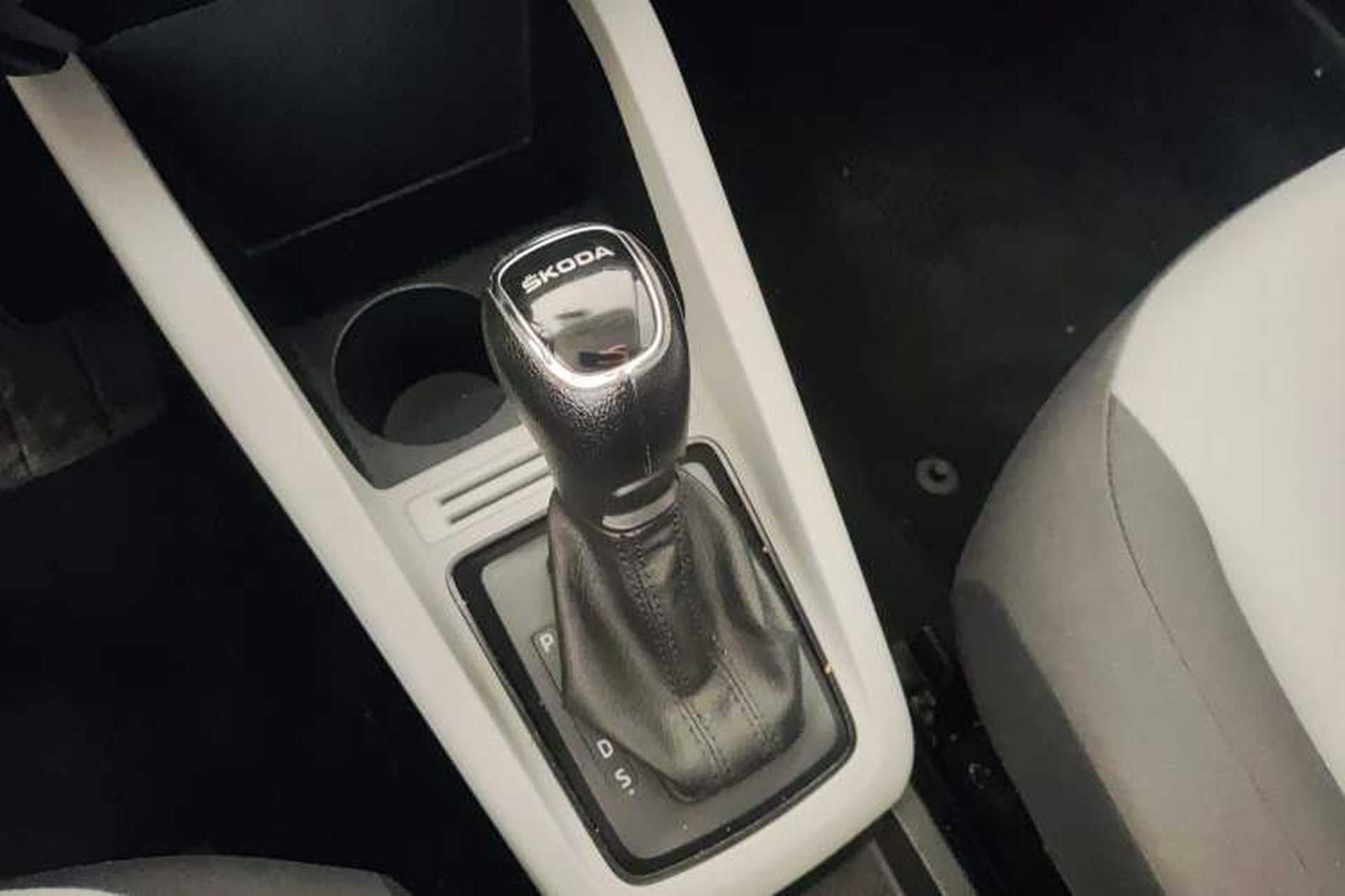 Used Skoda Fabia 2017 1.4L Automatic Car Enjoy Edition Gear Lever