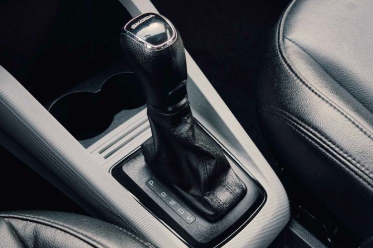 Used Skoda Fabia 2017 1.4L Automatic Car Enjoy Edition Gear Lever
