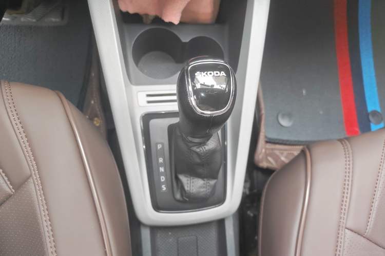 Used Skoda Fabia 2017 1.4L Automatic Car Enjoy Edition Gear Lever