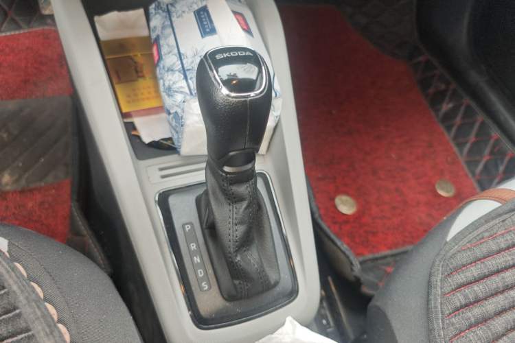 Used Skoda Fabia 2017 1.4L Automatic Car Enjoy Edition Gear Lever